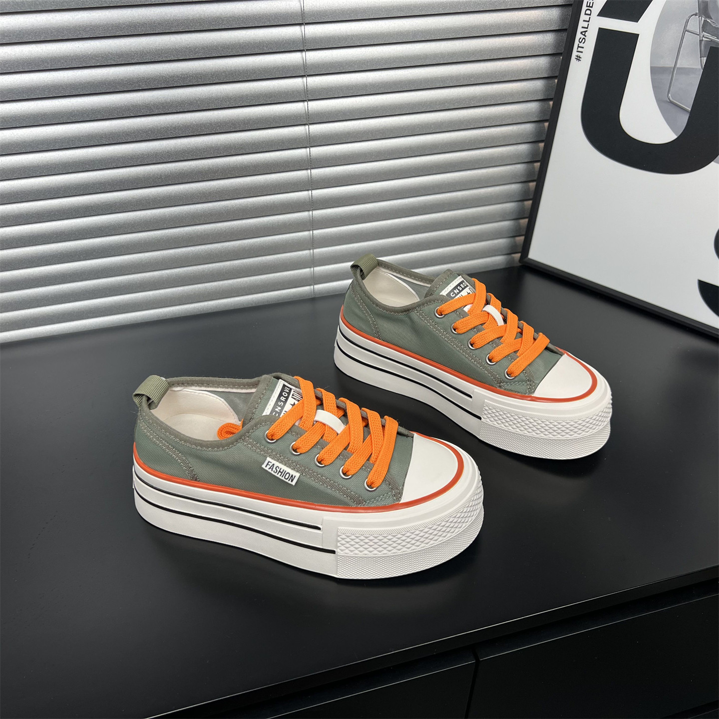 夏季透气冰丝网纱厚底板鞋女2026薄款圆头系带百搭轻便运动休闲鞋