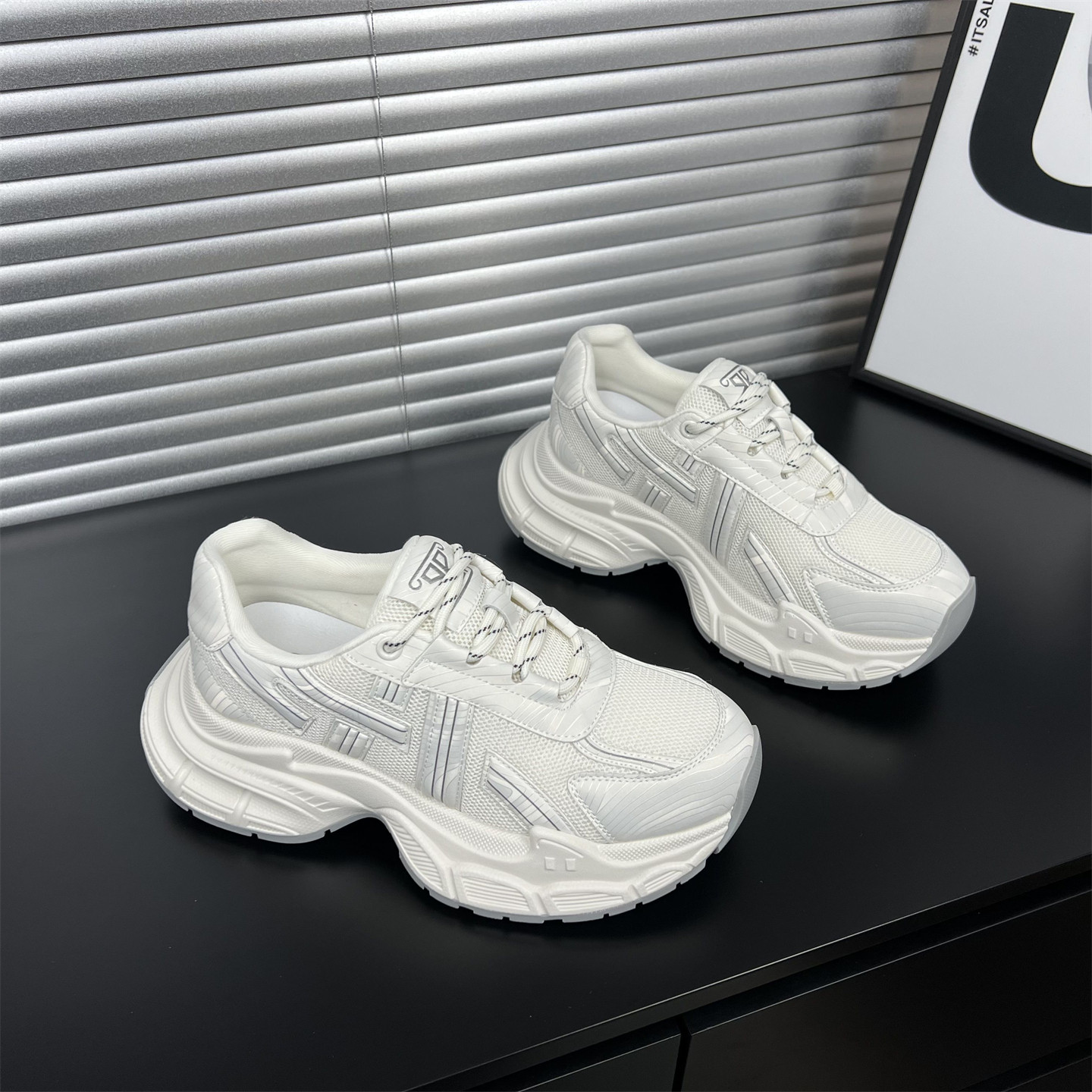 真皮网面透气老爹鞋女款2026新款春季增高轻便户外休闲运动女鞋