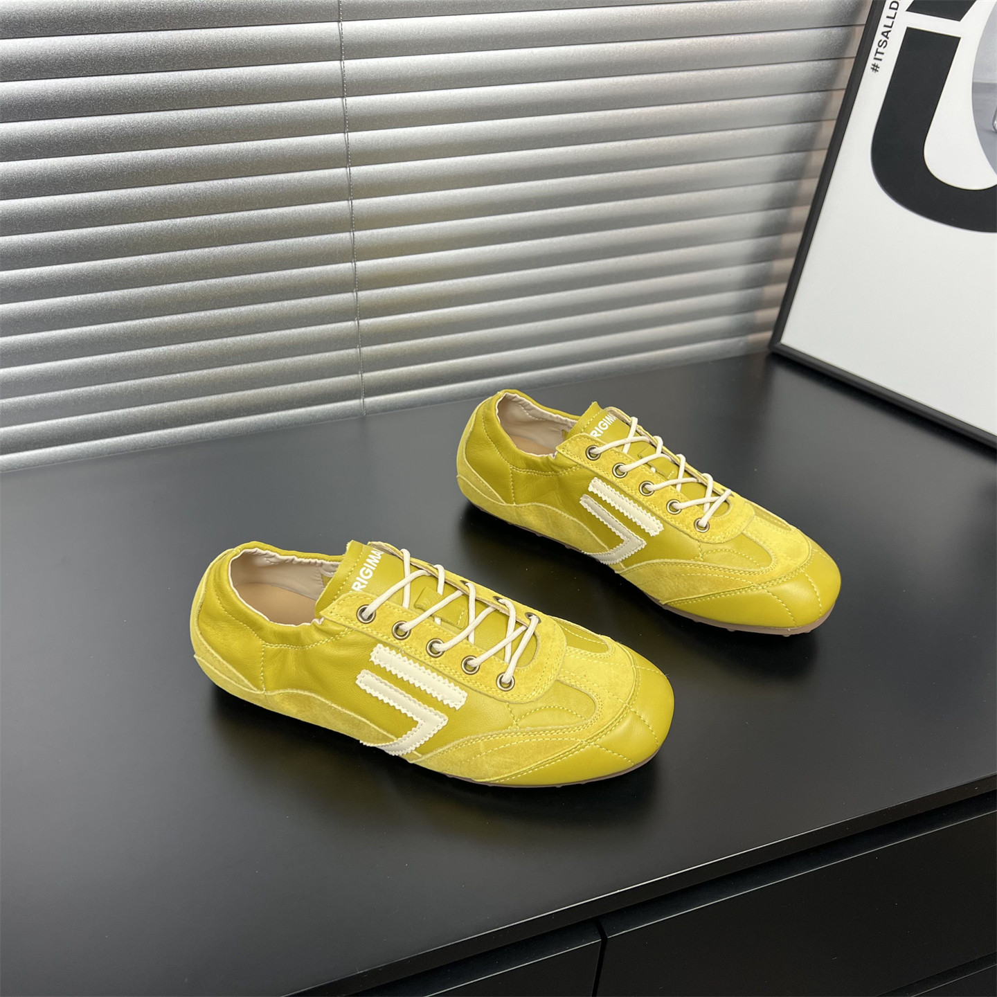 真皮复古平底德训鞋女2026春夏新款软底不累脚拼色百搭运动休闲鞋