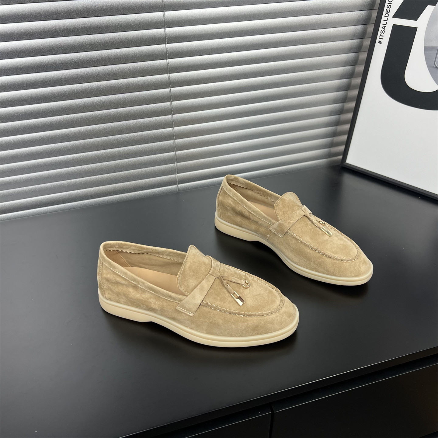 老钱风超软底流苏锁扣乐福鞋懒人一脚蹬百搭平底豆豆牛皮单鞋女鞋