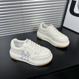 真皮休闲厚底小白鞋女2026春季新款系带百搭轻便增高学生运动板鞋