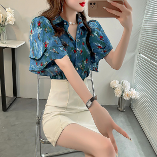 蓝色清新碎花衬衫女款2025新款衬衣显瘦荷叶边设计短袖雪纺上衣夏
