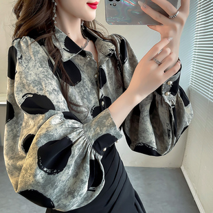 今年流行的新款衬衫女款通勤穿搭时尚设计感灯笼袖衬衣印花上衣女