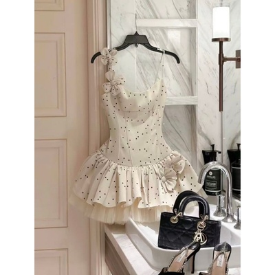 法式气质波点吊带连衣裙高级千金