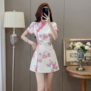 新中式改良旗袍裙夏季足浴技师工作服少女粉色碎花短款日常连衣裙