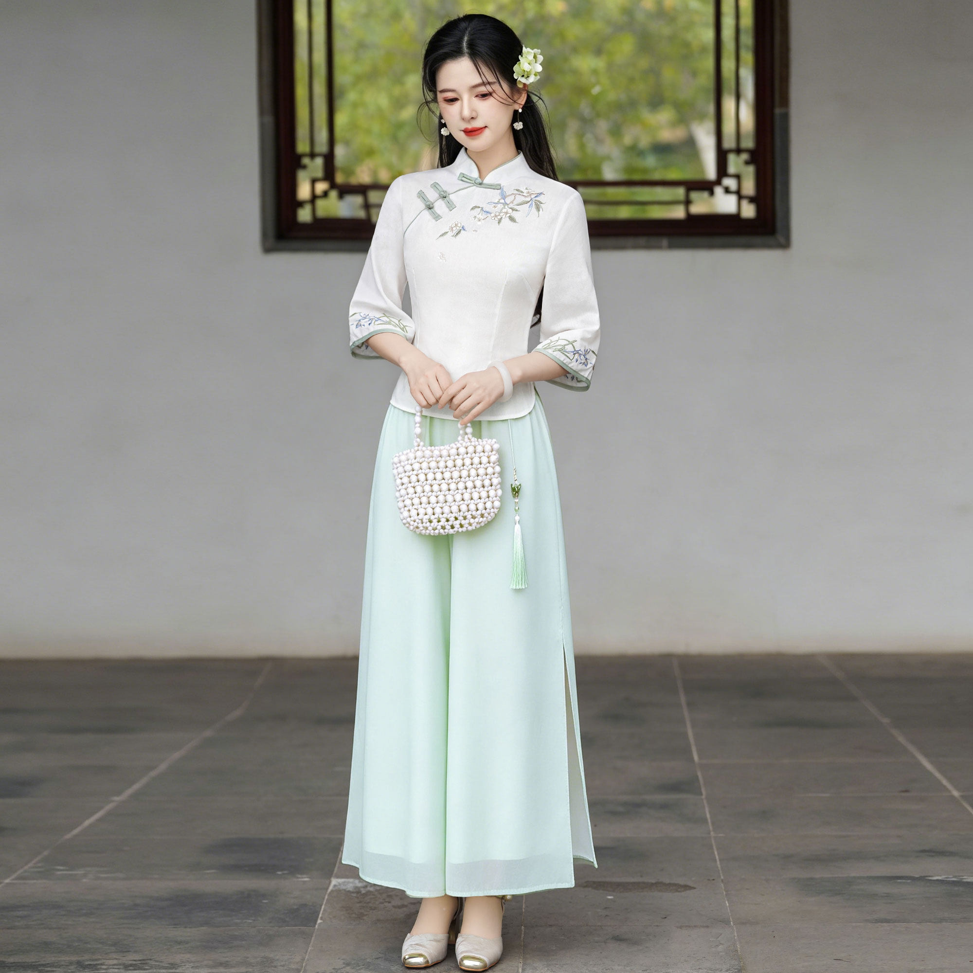 新中式禅意刺绣盘扣女上衣