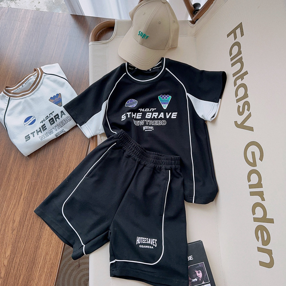 大E小e2023夏新款男女儿童字母印花线条短袖T恤+短裤运动套装2639