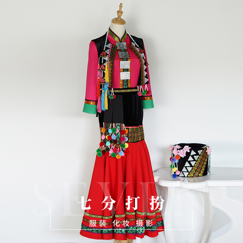 七分打扮56个少数民族演出服