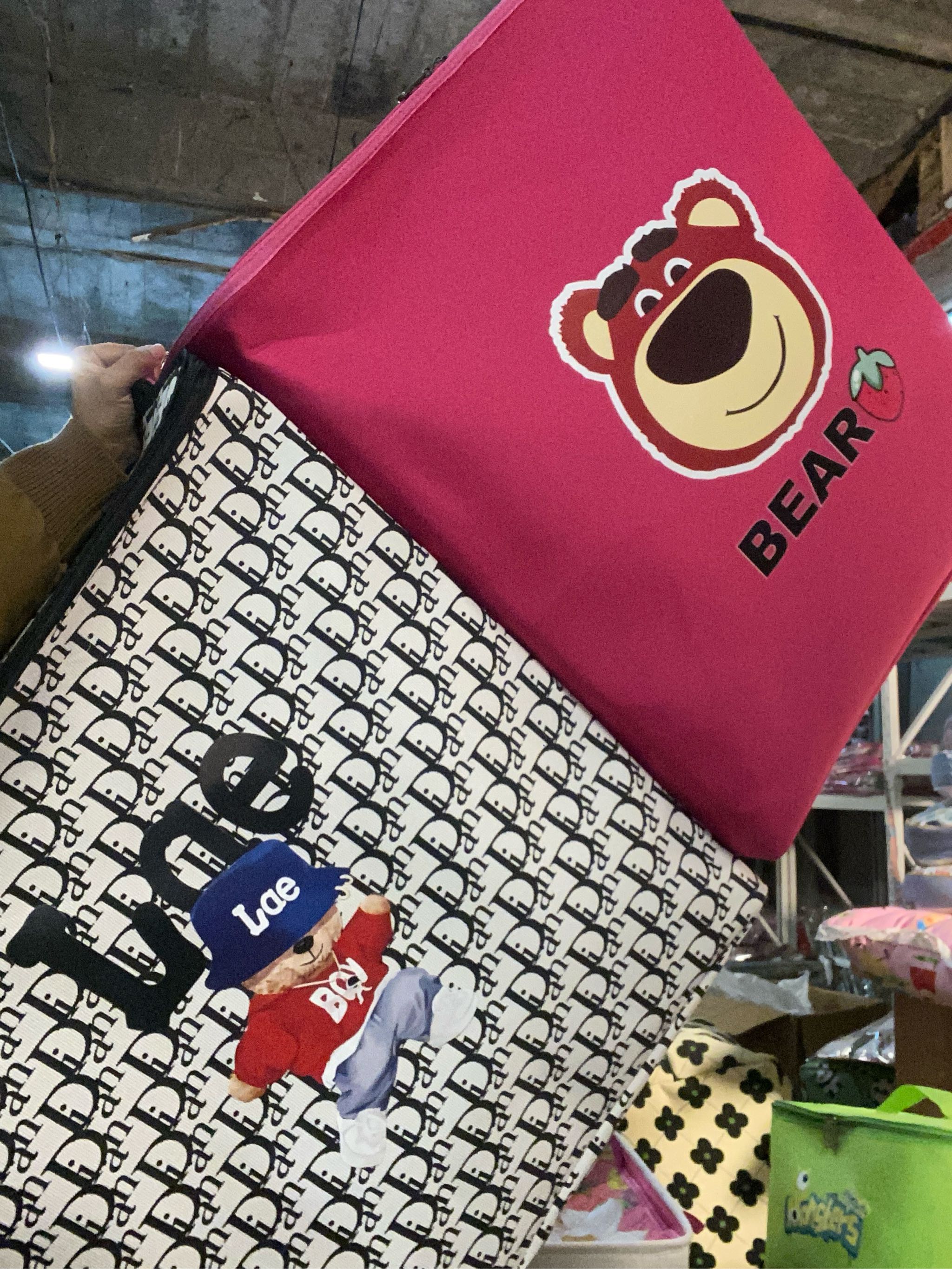 504060字母小熊和草莓熊拉链盖微瑕一百二十升2只