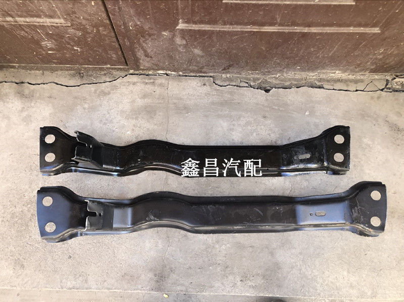 哈飞中意面包锐意货车箱货前大梁前横梁前桥元宝梁托梁托架原厂