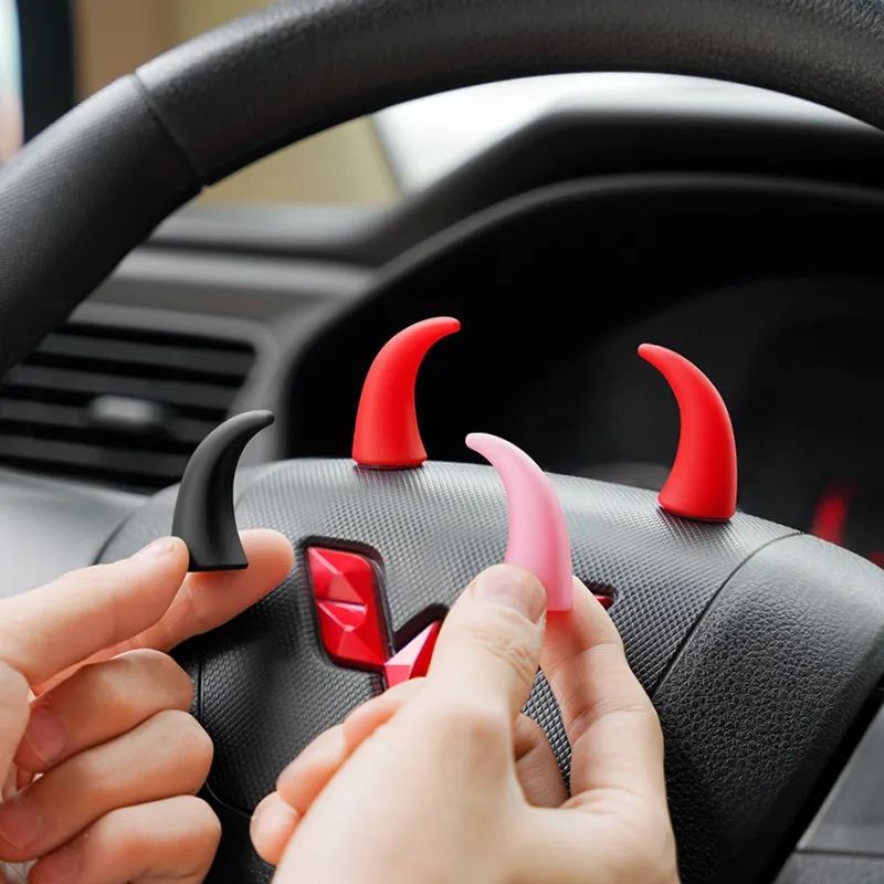 个性恶魔小牛角汽车摆件车载仪表方向盘装饰贴出风口创意车内饰品