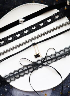 Hollow Heart-Shaped Star Pendant Black Lace Choker Necklace