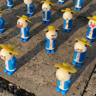 沙雕动画虾仁手办虾仁动漫虾仁摆件追剧送闺蜜汽车摆件玩偶