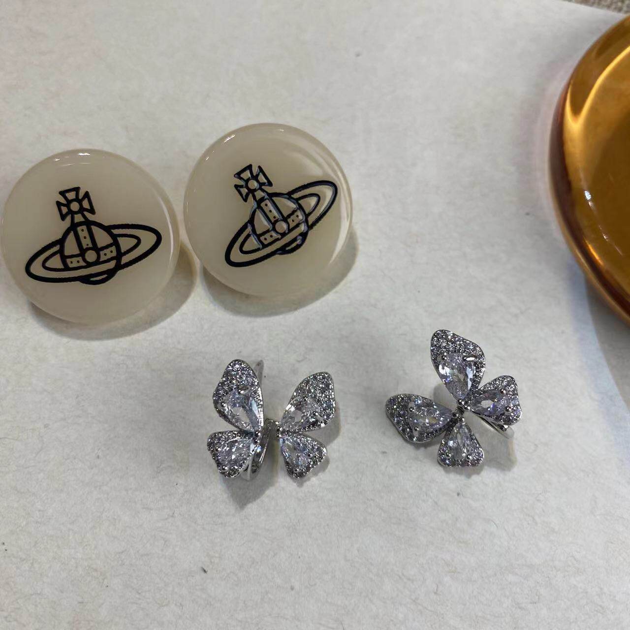复古甜酷超闪水钻蝴蝶土星耳钉耳环时尚潮流高级感百搭小众耳饰女