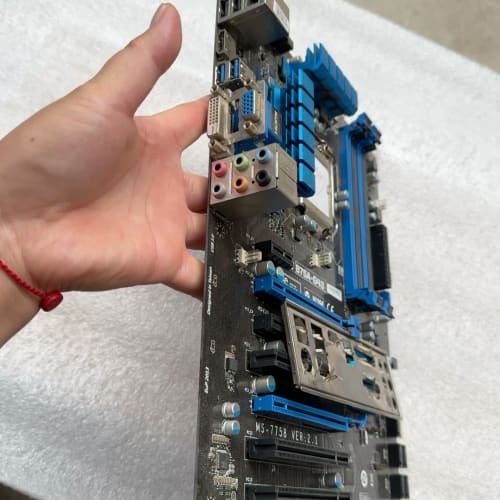 微星B75,型号B75A-G43,四内存插槽ATX豪华大板,--议价商品