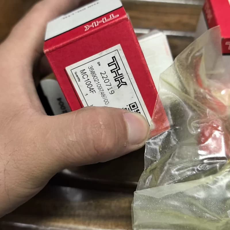 正品THK座子 数量有8个 单价50元一个 全要包邮--议价商品