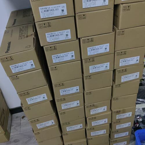 全新伺服电机MSMF042L1V1，型号MBDLN25N--议价商品