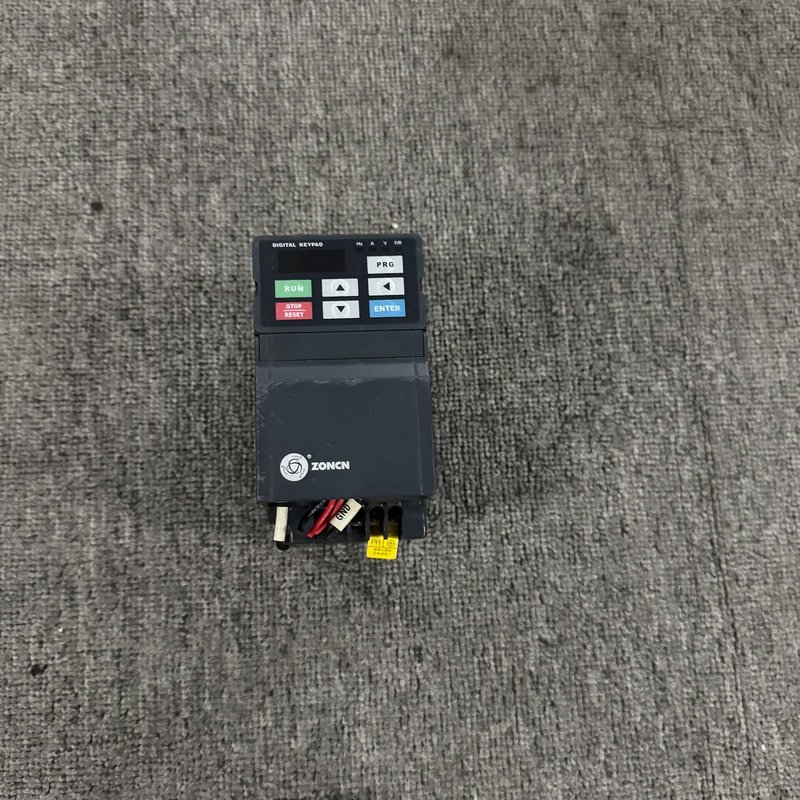 众辰变频器Z2200-0R7G,0.75KW 220V,功能--议价商品