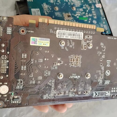 出售铭影GTX750Ti 2G显卡，不需要独立电源，有一个V--议价商品