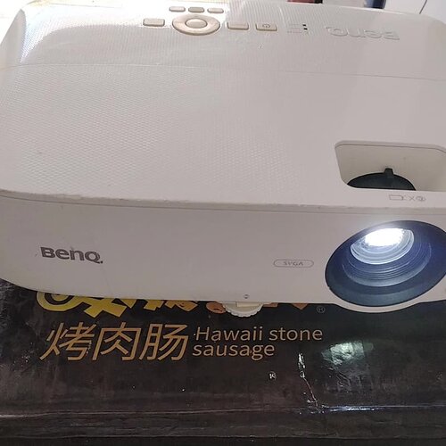 明基es6540投影仪，正常使用，成色如图，无配件。包功能，--议价