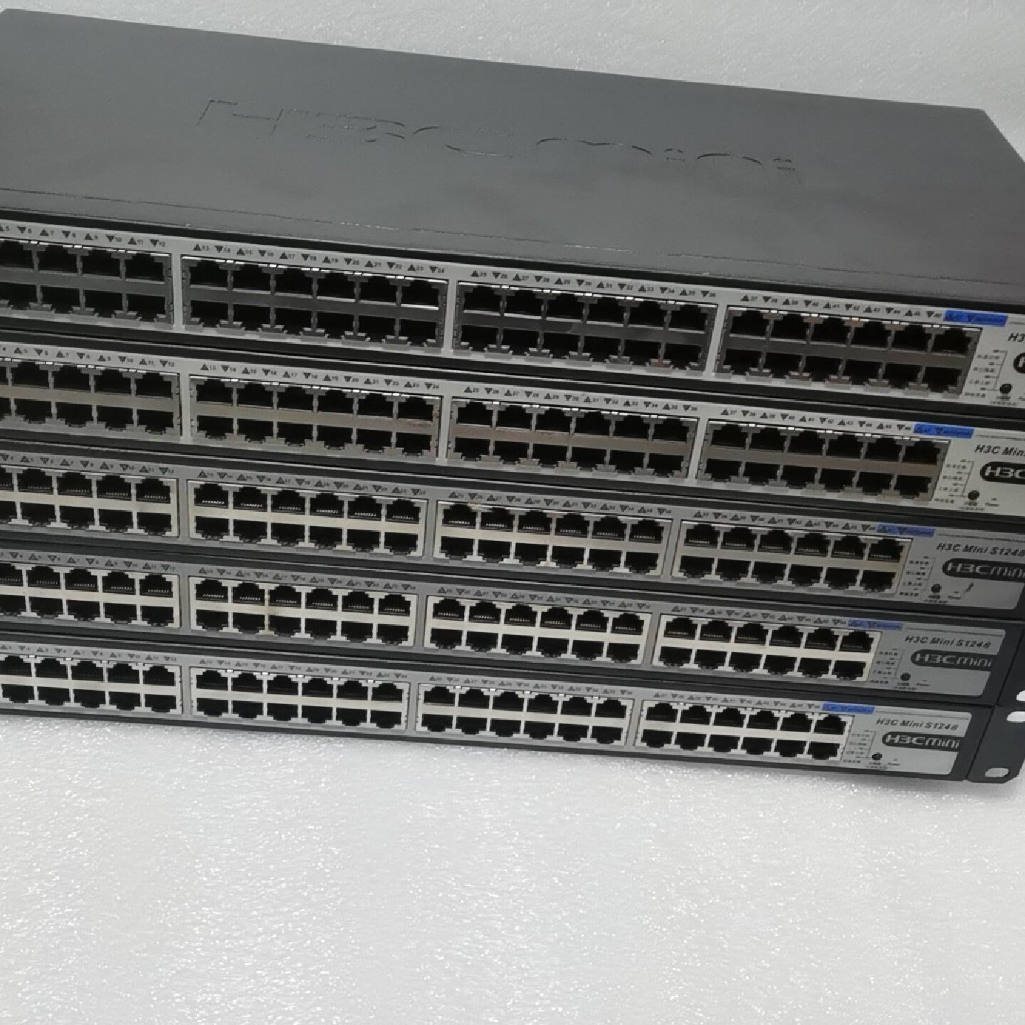 议价--H3C mini S1248 全千兆以太网交换机  实图片
