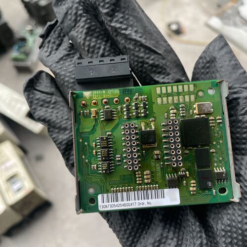 丹佛斯变频器通讯卡MCA101，型号130B1200包好--议价商品