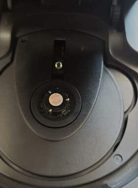 任天堂ngc游戏机，功能正常使用，读碟正常。原装110v电源--议价