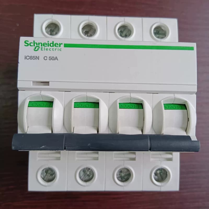 施耐德小型断路器 iC65N 4P C 50A--议价商品