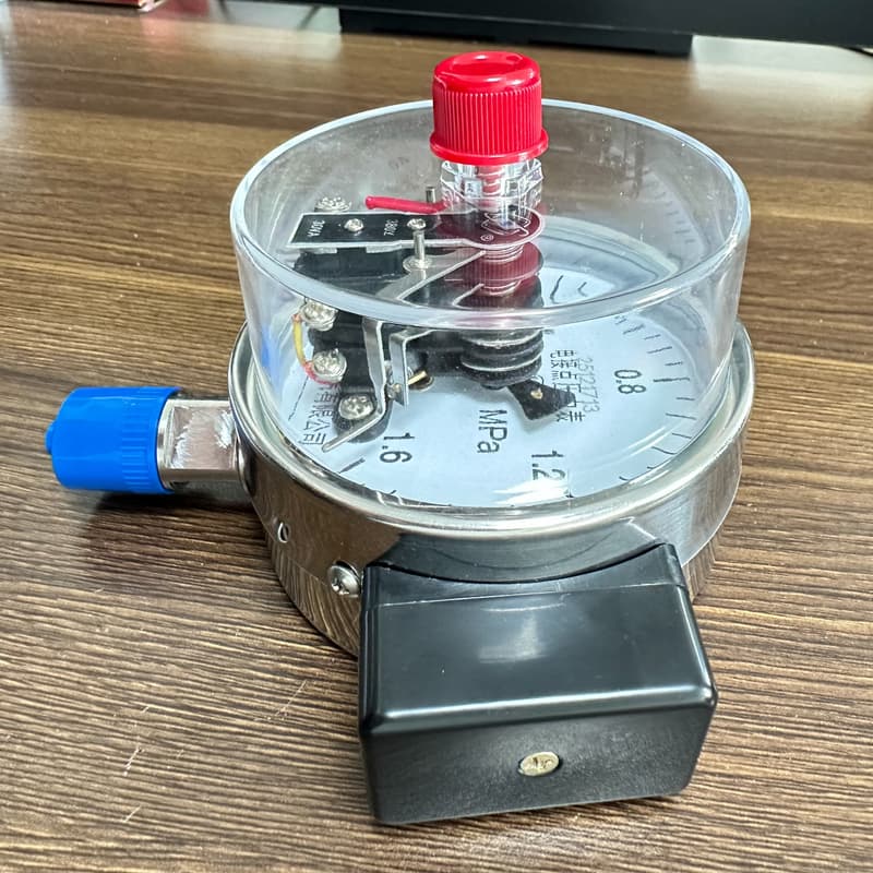 安徽天康全新正品 电接点压力表,YBXC-100,0-1.6 --议价商品
