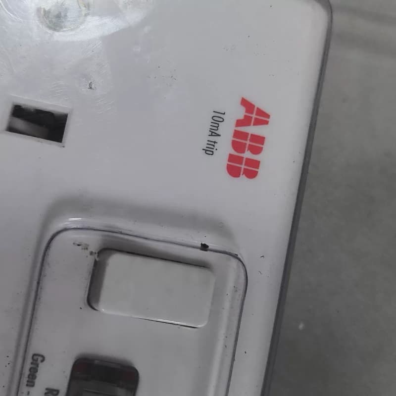 ABB英标R带开关插座,10mA漏电保护,带底盒,工程剩--议价商品