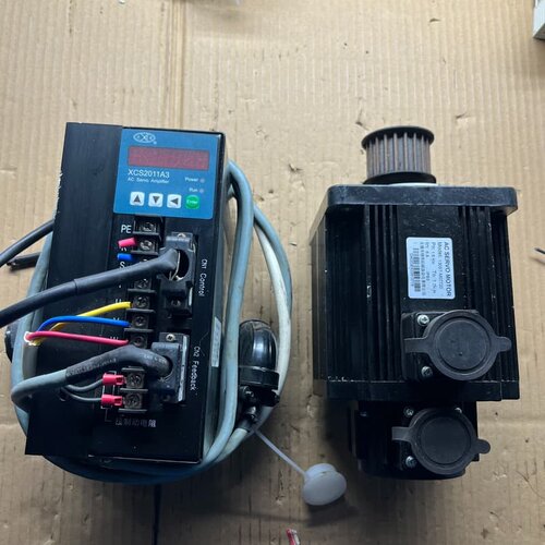 迅成伺服驱动电机套装 型号：XCS2011A3--议价商品