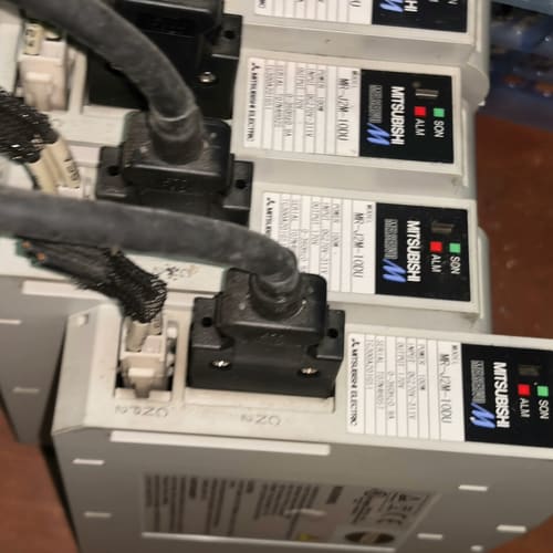 三菱伺服驱动器MR-J2M-10DU,输入电压DC270V---议价商品