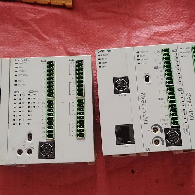 台达PLC 型号看图片，共2 套，成色如图，单套价格 200--议价商品