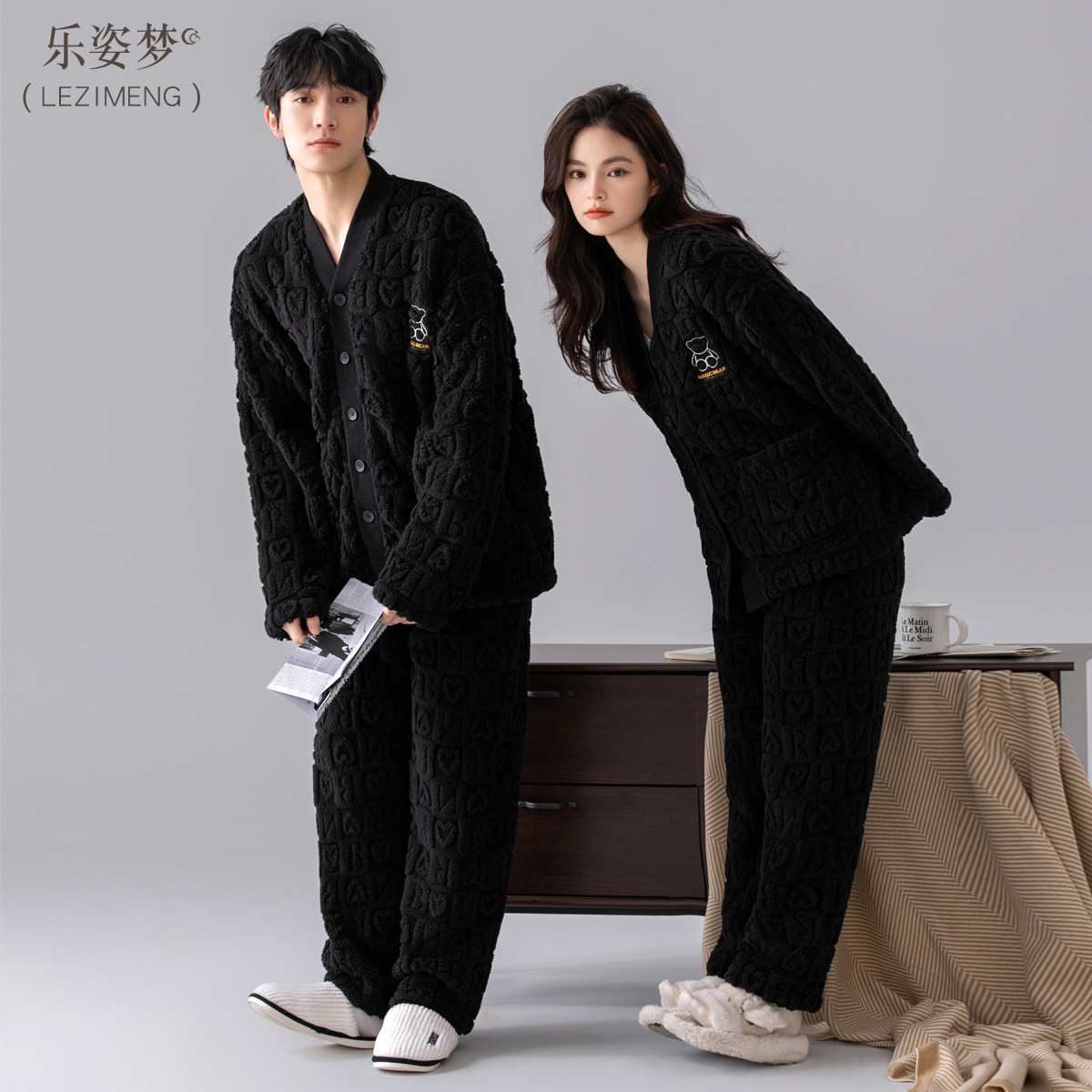 情侣睡衣秋冬季珊瑚绒加厚黑色外穿家居服可爱小熊男女法兰绒套装