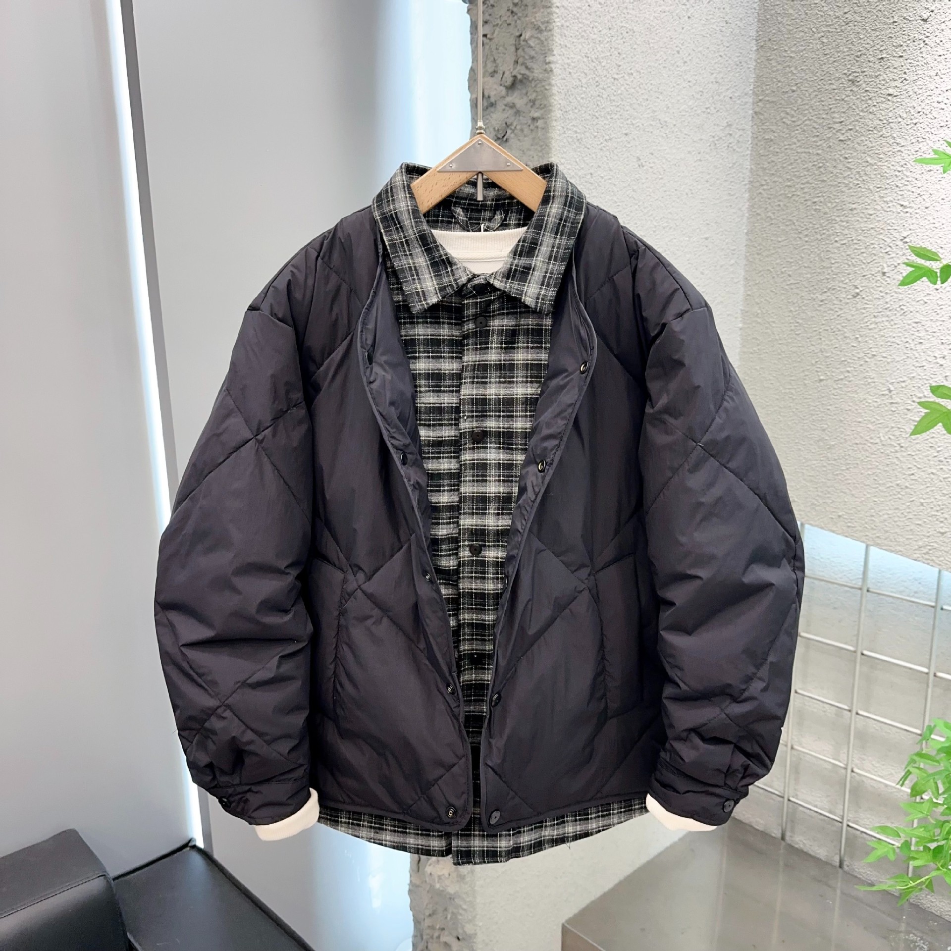 高级感拼接轻薄款羽绒服男士冬季2025新款时尚假两件翻领外套