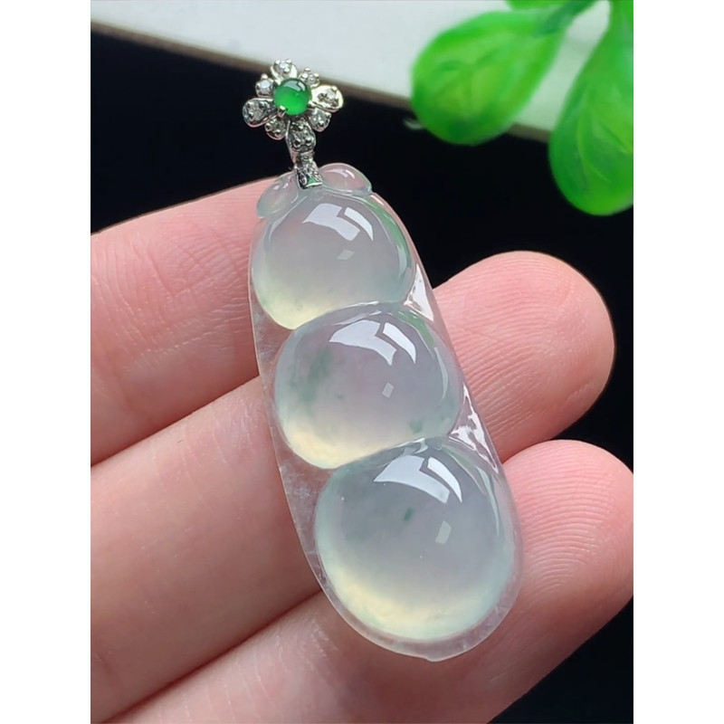 缅甸天然A货翡翠老坑冰种手工精雕18k金扣镶嵌冰种飘花福豆吊坠