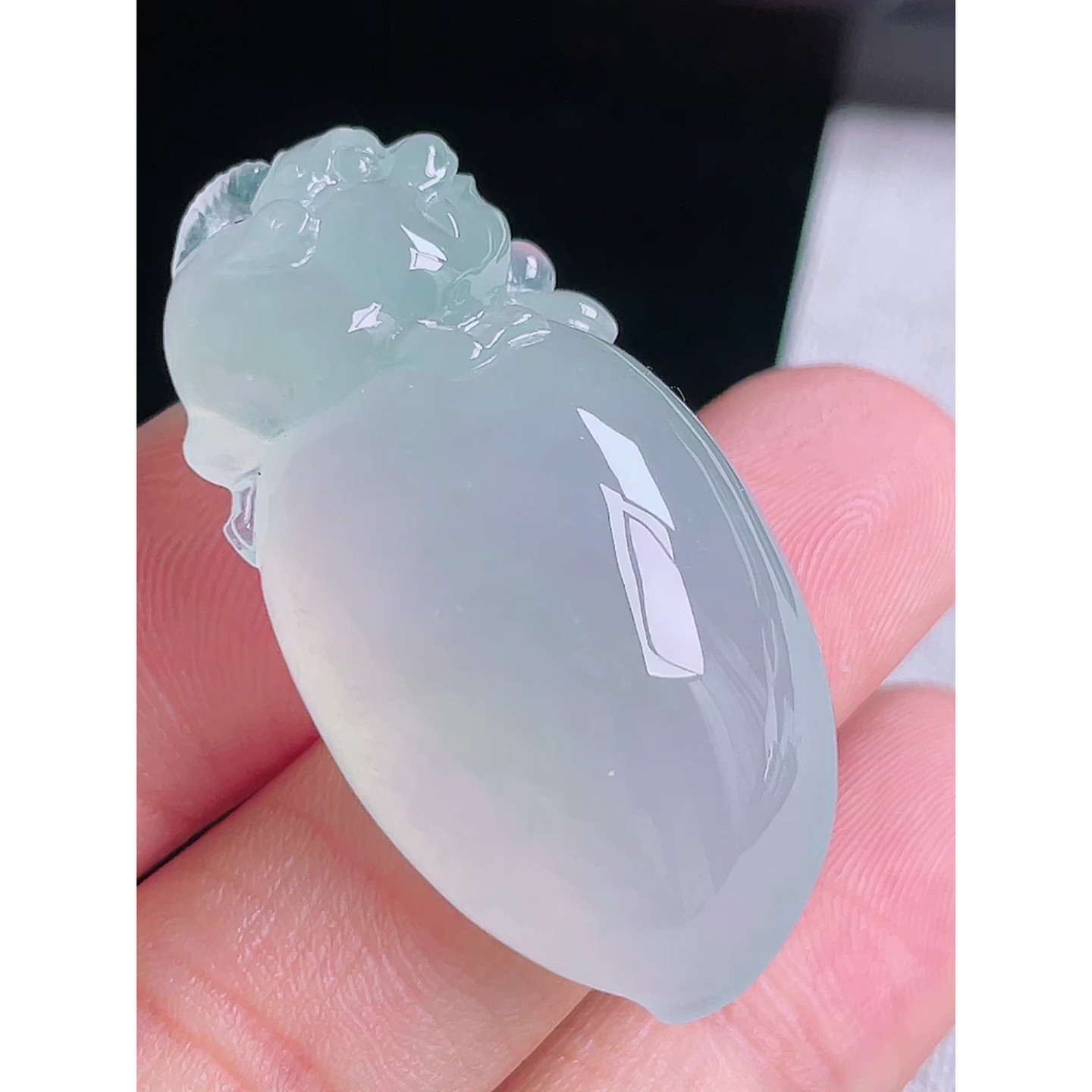 缅甸天然A货玉石翡翠 老坑冰种手工精雕寿桃吊坠