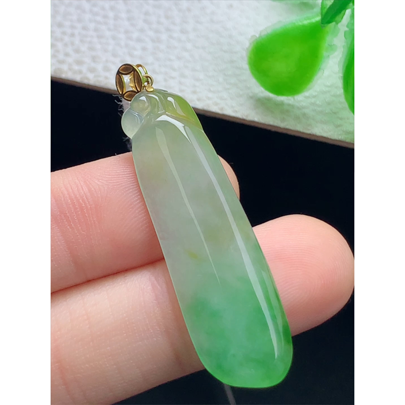 缅甸天然A货玉石翡翠 老坑冰种 手工精雕 18k金扣镶嵌 福瓜吊坠