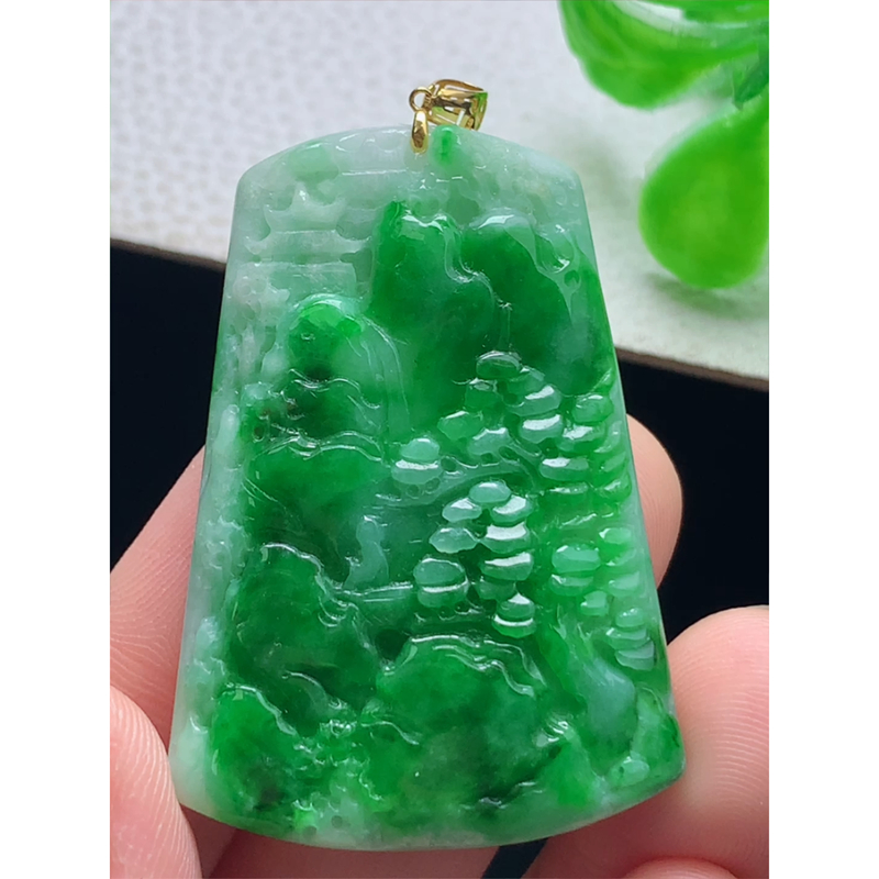 缅甸天然A货玉石翡翠 老坑冰种 手工精雕  18k金扣镶嵌山水牌吊坠