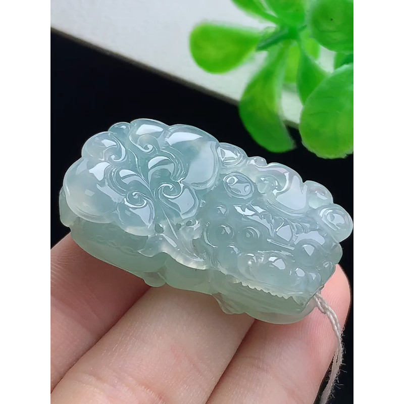 缅甸天然A货玉石翡翠 老坑冰种 手工精雕 貔貅吊坠