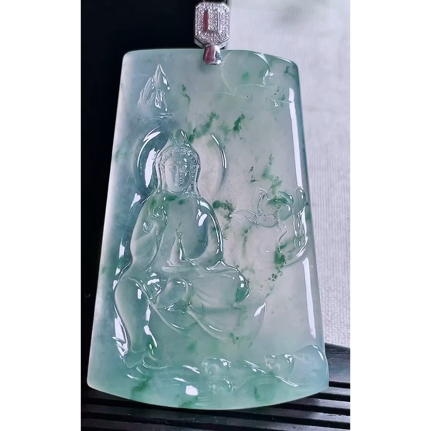 缅甸天然A货玉石翡翠 老坑冰种手工精雕18k金扣高冰飘花观音吊坠