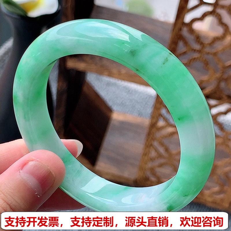 缅甸A货天然翡翠 老坑冰种飘绿正装正圈手镯56-57圈口 完美