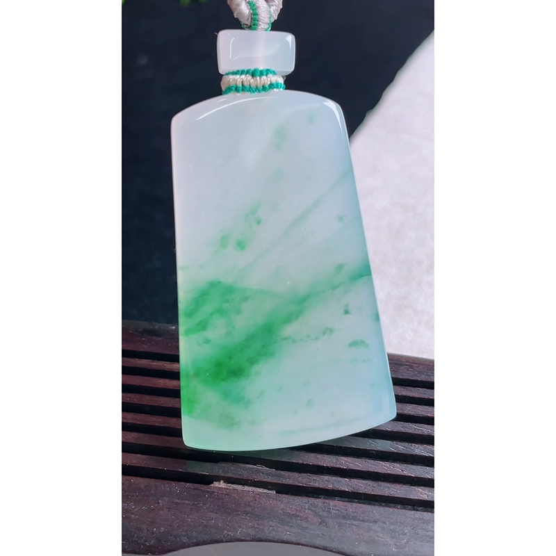 缅甸天然A货玉石翡翠 老坑冰种 手工精雕 飘绿无事牌吊坠