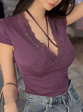 紫色系带蕾丝花边低v领短袖t恤女夏季纯欲风辣妹性感修身短款上衣