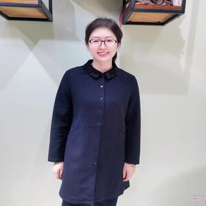 YUN韫中长款法式菱形格女外套