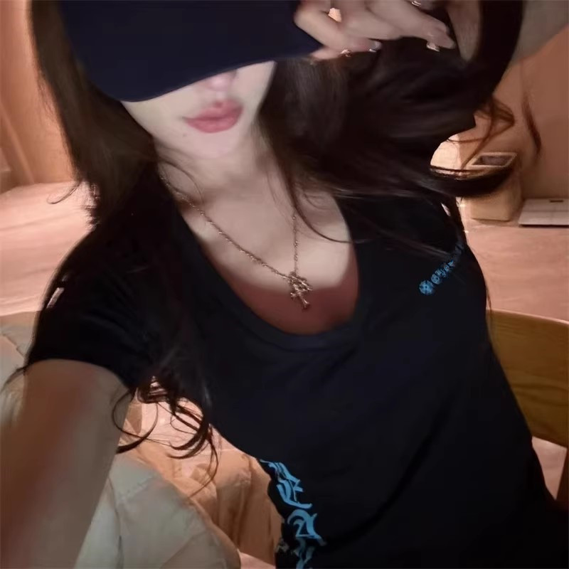 夏季新款马蹄梵文V领印花短袖T恤女ins纯欲辣妹修身显瘦百搭上衣