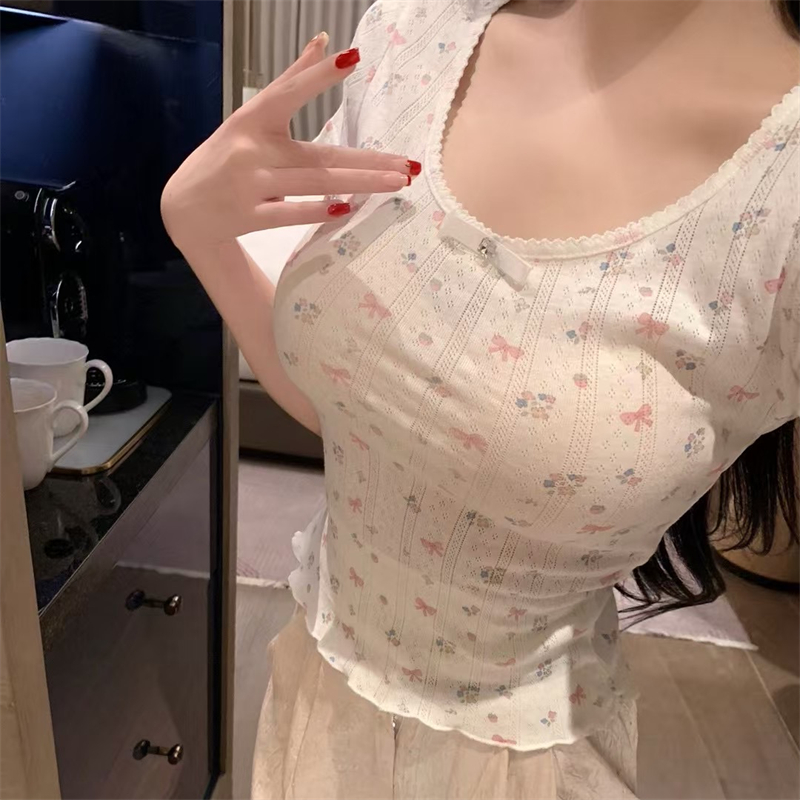 小碎花蝴蝶结U领短袖T恤女夏季新款小香风花边设计感修身纯欲上衣