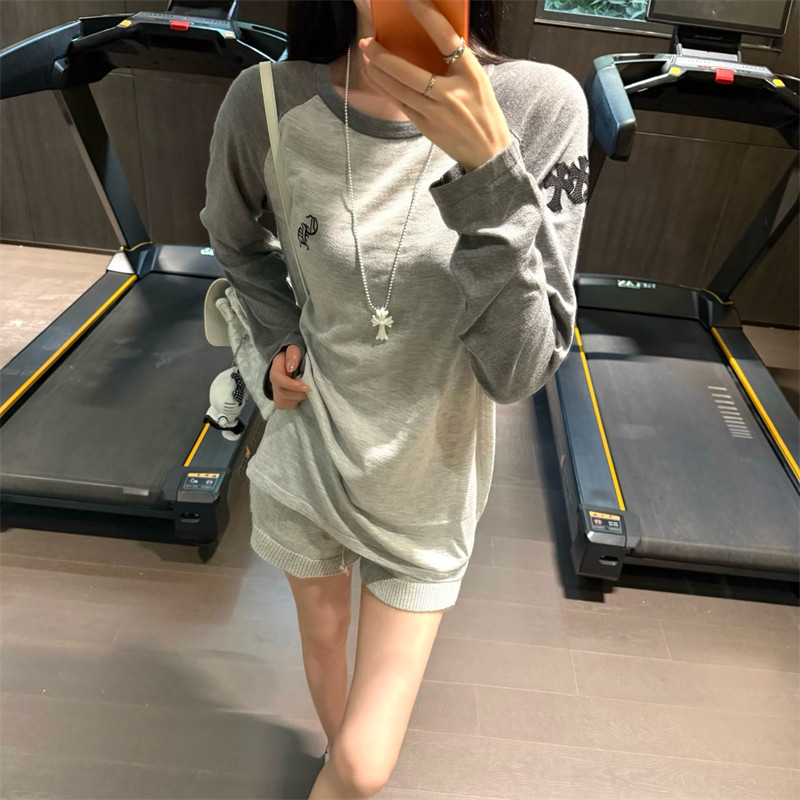 马蹄梵文十字架皮标插肩袖长袖T恤女夏季美式复古显瘦小众防晒衫