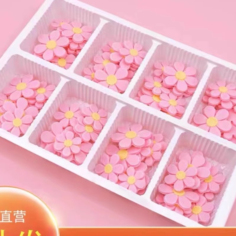 巧克力蛋糕装饰六瓣花混装小花可食用烘焙生日蛋糕甜品台专用插件