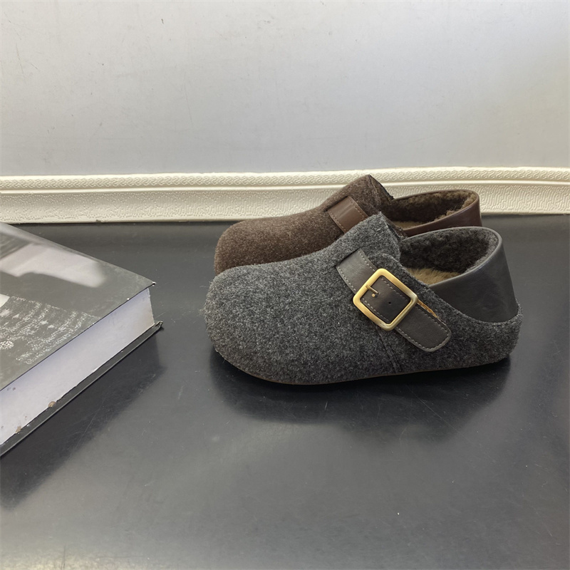 2025年冬季新款女鞋工厂货圆头平底时尚百搭洋气日常套脚女勃肯鞋